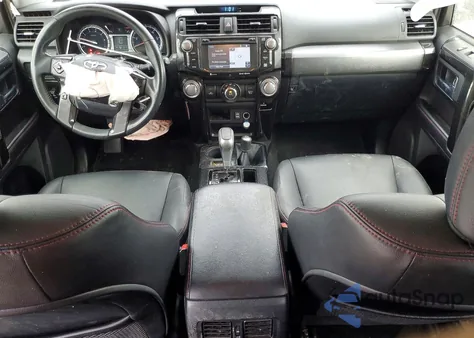 2018 Toyota 4Runner Sr5/Sr5 Premium z USA, uszkodzony, nr VIN JTEBU5JR9J5560252